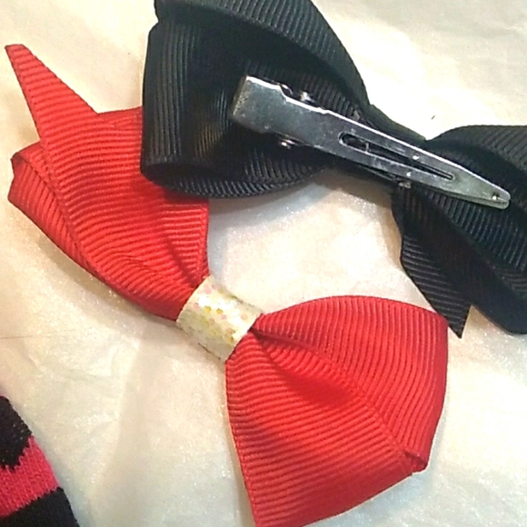 Ladybug socks + matching red bow barrettes - Picture 2 of 4